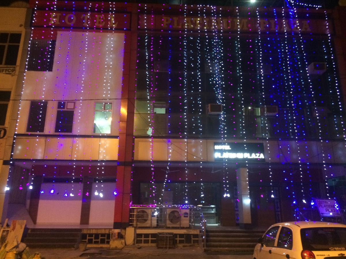 白金广场酒店 Rohtak 外观 照片